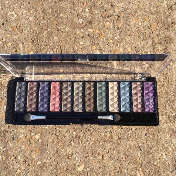 Smoky eyeshadow palette and lip crayon BUNDLE