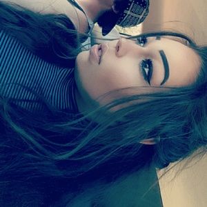 Meet your Posher, Shania