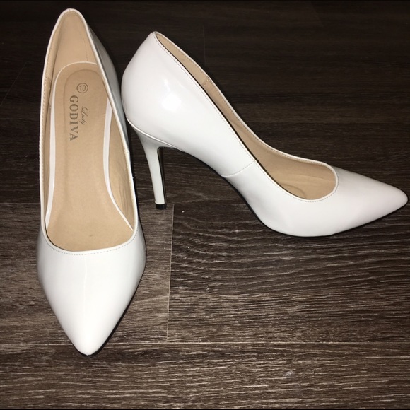 White Point Toe Faux Patent Leather Pumps