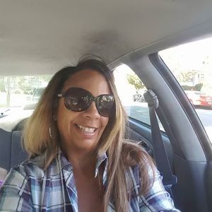 Meet your Posher, Charvette