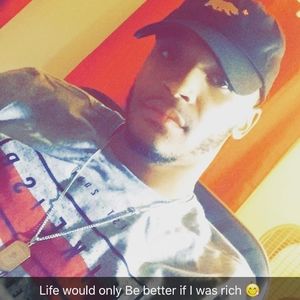 Meet your Posher, Deandre