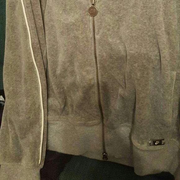Nike jacket - Picture 2 of 2