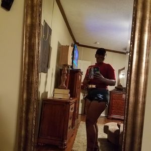 Meet your Posher, Felicia