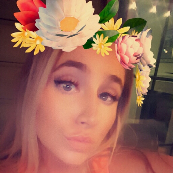 Meet your Posher, Chloe