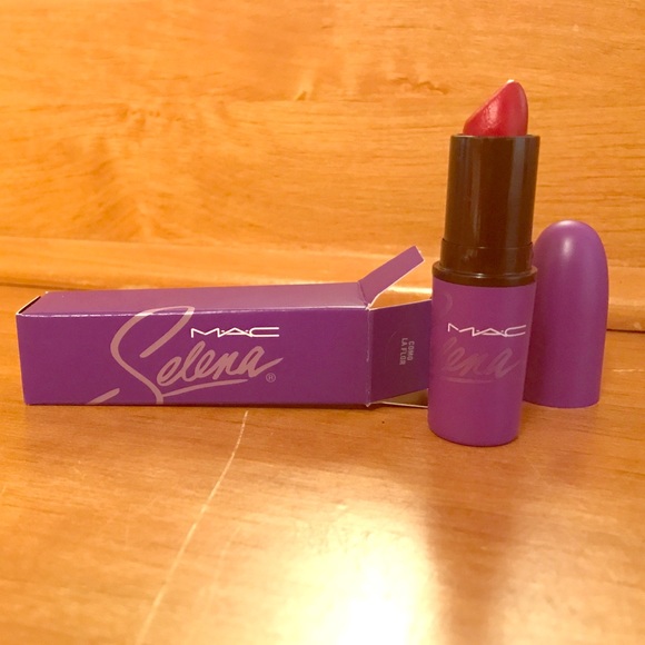 MAC Selena lipstick - Como La Flor