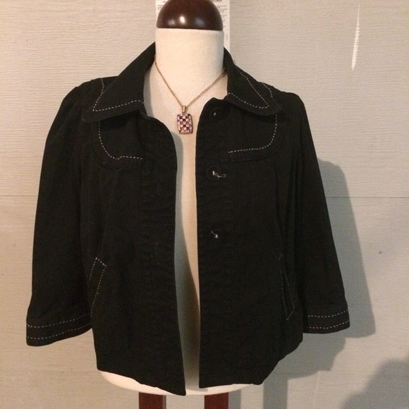 ❌SOLD❌NWOT ANN TAYLOR FLATTERING CROP COAT