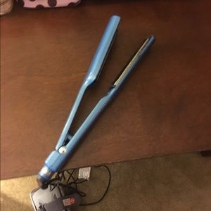 Babyliss pro curved plate flat iron