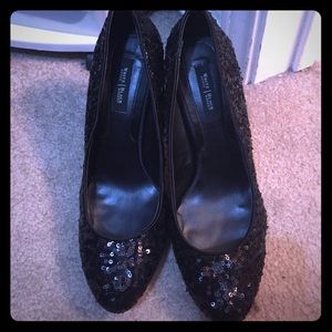 White black pumps with black sequins