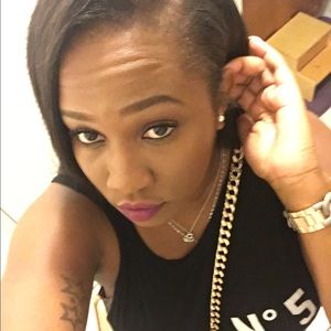 Meet your Posher, Adraine