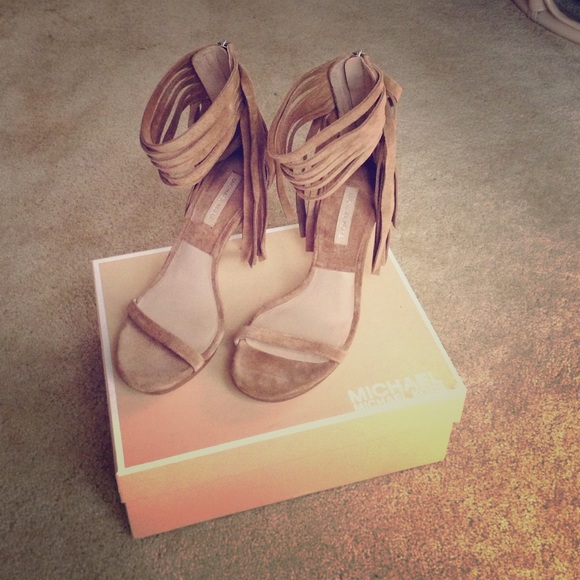 Michael Kors Daphne fringe sandals