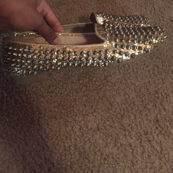 stud flats - Picture 2 of 2