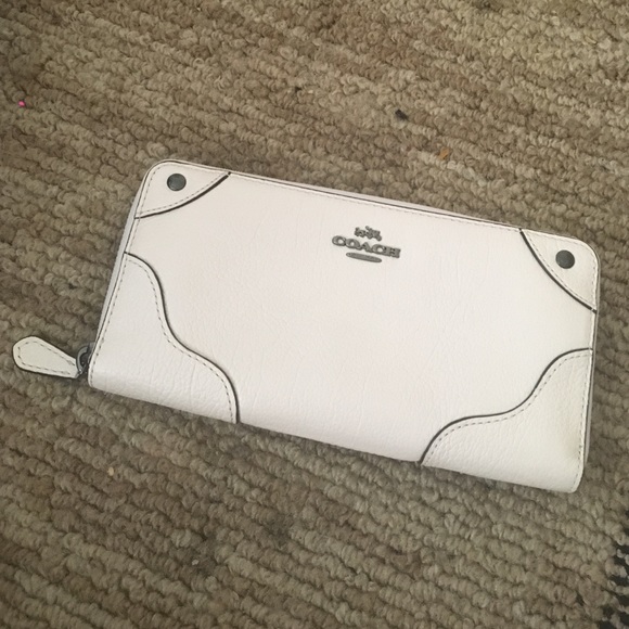 COACH OFF WHITE LEATHER WALLET, NWOT - Picture 1 of 4