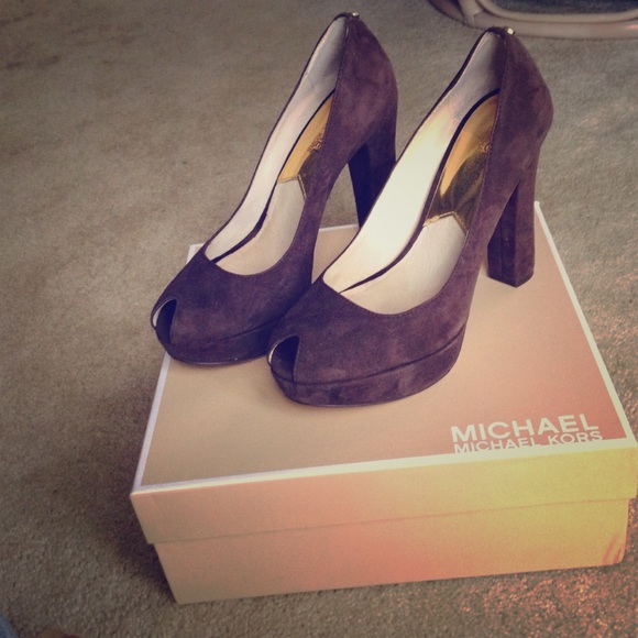 Michael Kors peep toe Lesly pumps