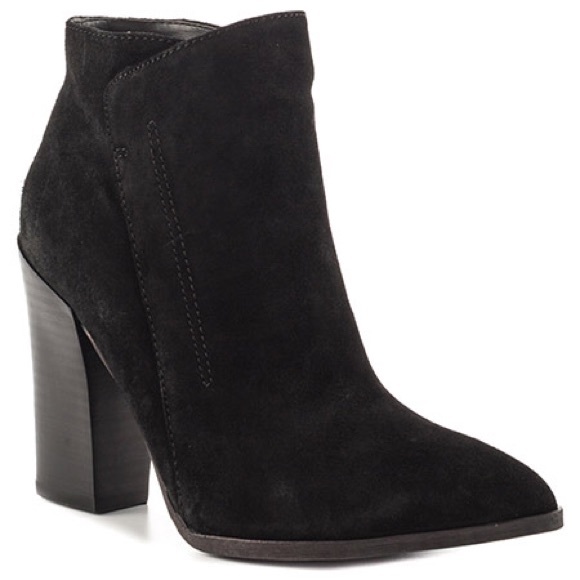 Guess Hardey Black Suede Booties - NEW Size 8.5