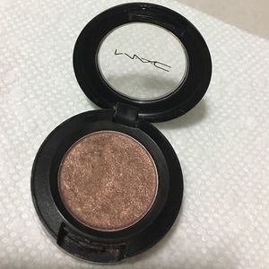 Mac honesty eyeshadow