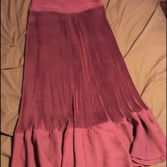 Pleats Abounding Maxi Skirt - Picture 2 of 4