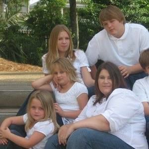 Meet your Posher, Chloe