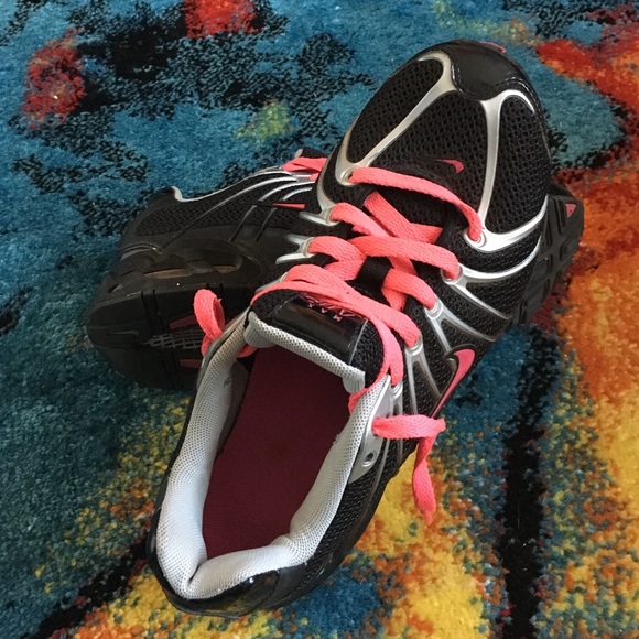 Nike Air Max (black and pink)