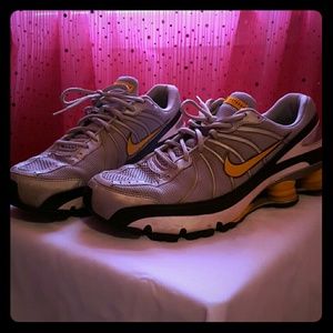 Nike Shox (Live Strong)