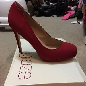 Red sexy pumps