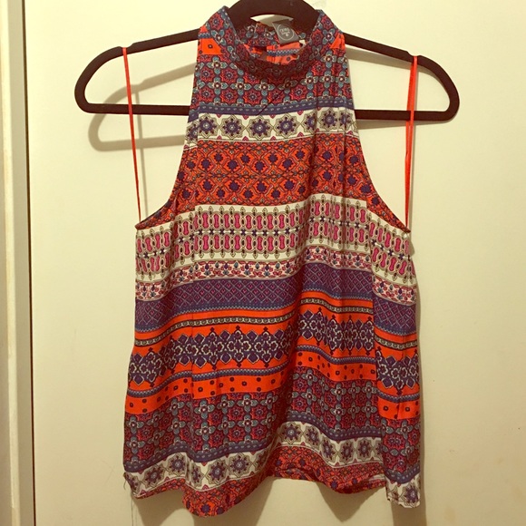 Back button halter blouse with pattern. - Picture 1 of 4