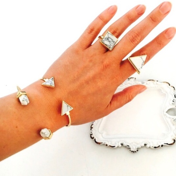 Howlite 14K Bangle - Picture 2 of 4