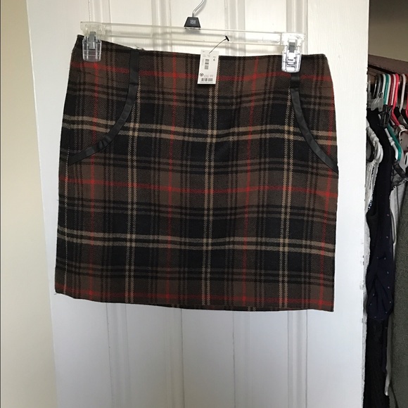 Brown plaid skirt