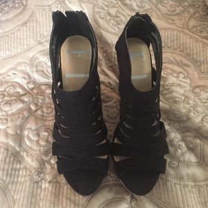 Black/gold sparkle size 7.5 wedges