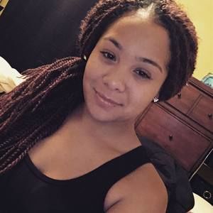 Meet your Posher, Kayla