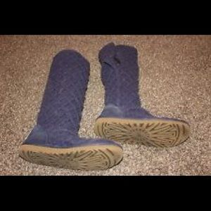 BLUE CROCHET UGGS SIZE 6. PRICE CAN BE NEGOTIABLE