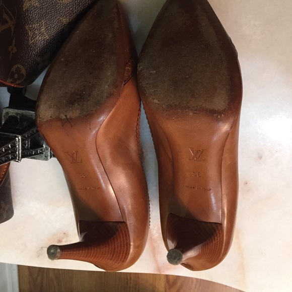 ⚜Louis Vuitton heels⚜ - Picture 4 of 5