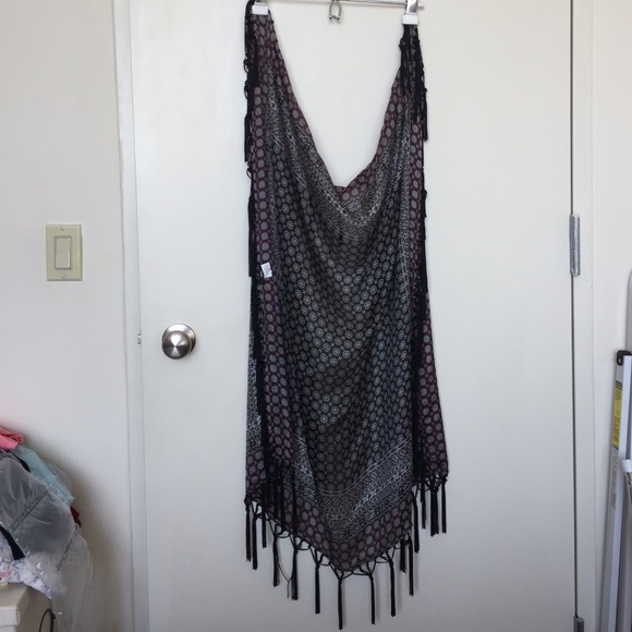 Silk scarf with fringe - Picture 1 of 2