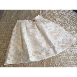 🌬 Beautiful IVANKA TRUMP Off White Midi Skirt