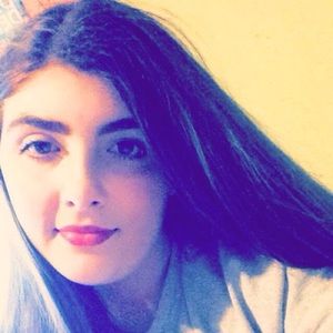 Meet your Posher, Mona