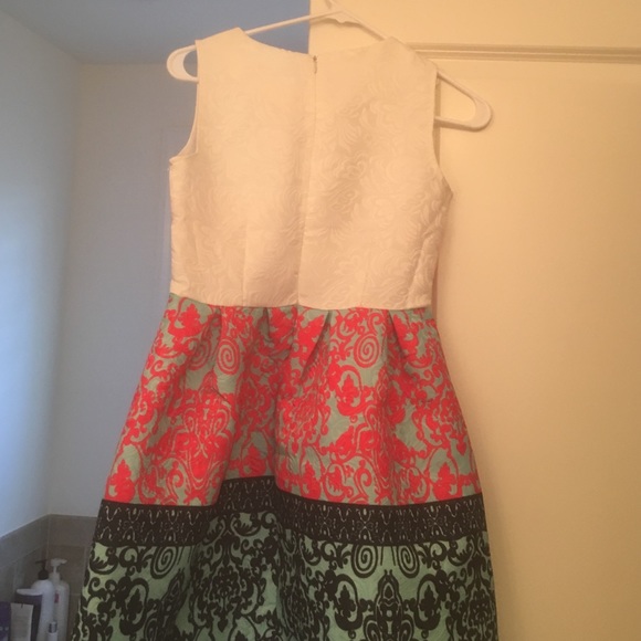 Juniors dress - Picture 3 of 3