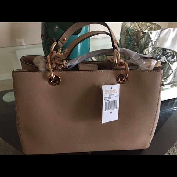 Michael Kors Leather Cynthia Satchel - Picture 2 of 4