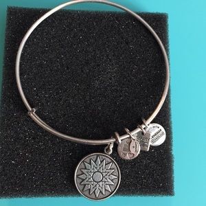 Alex and Ani Preowned New Beginnings bangle