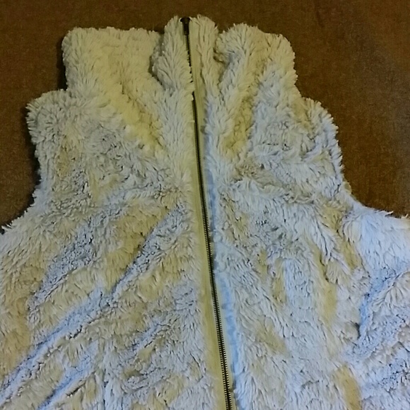 Vest - Picture 2 of 3