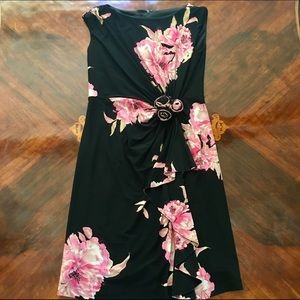 Beautiful work dress. Dry cleaned!