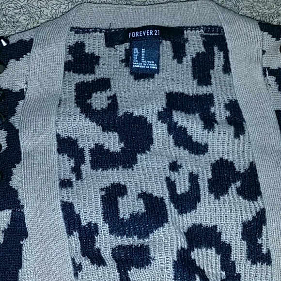 Cheetah print sweater! - Picture 3 of 3