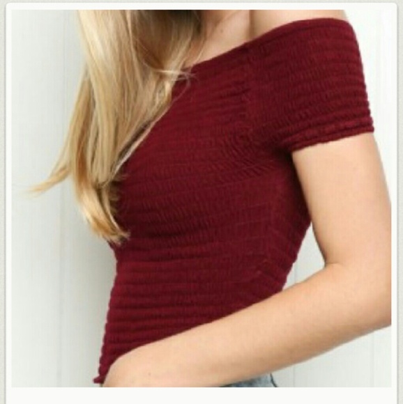 ISO Brandy Melville Charlene Off The Shoulder - Picture 2 of 2