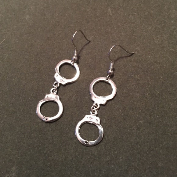 Handcuff earrings - Picture 1 of 3