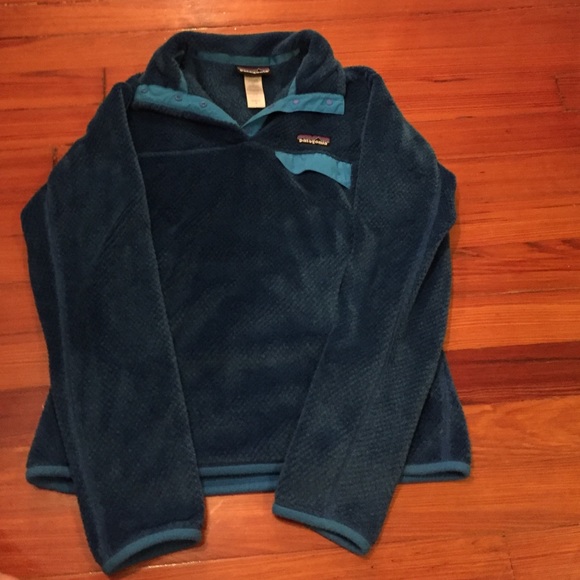 Blue Patagonia pull over