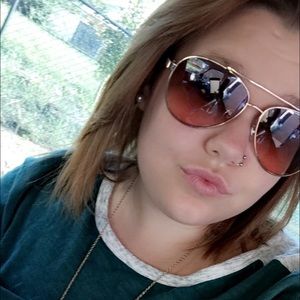 Meet your Posher, Robin