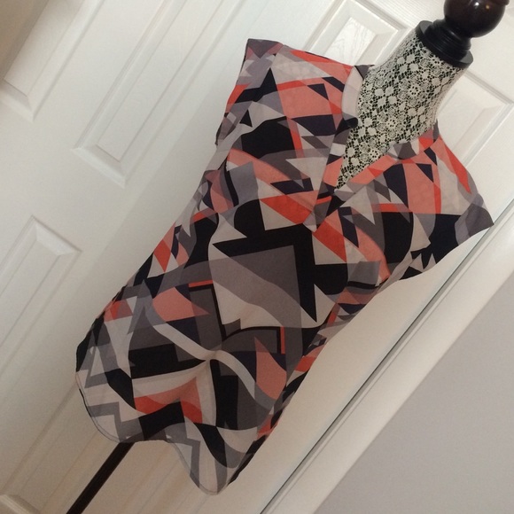 Abstract short sleeve blouse