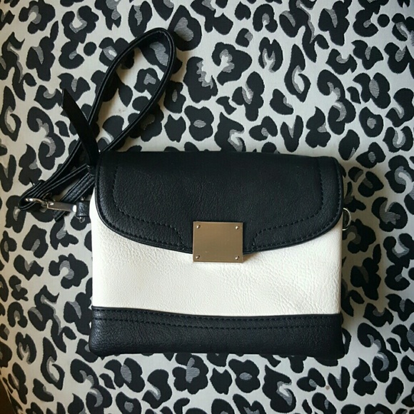 Charming Charlie Compact Wristlet