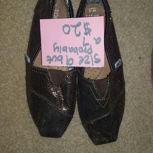 Brown sparkly toms