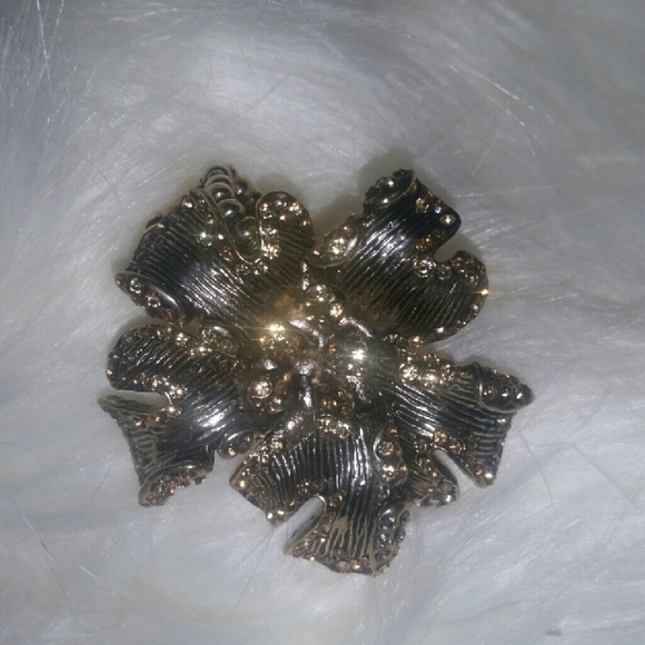 Ring - Picture 1 of 1