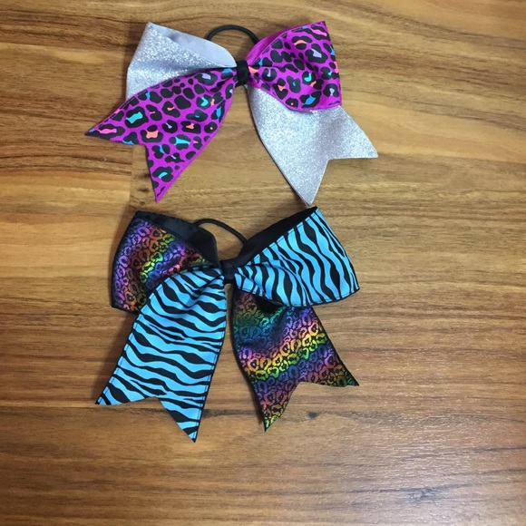 Cheer bows🎀