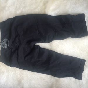 Black Yoga Capri
